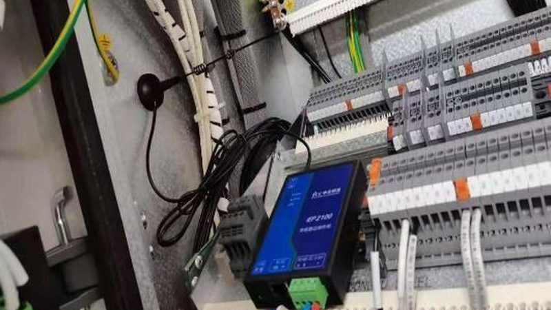 在选购伺服电机和步进电机时，需要关注以下性能指标：